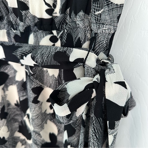 Lauren Ralph Lauren Printed Bubble Crepe Dress in Winter Cream size 4 - Picture 11 of 13